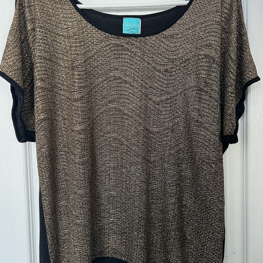 h.i.p. Black and Gold Short Sleeve Top